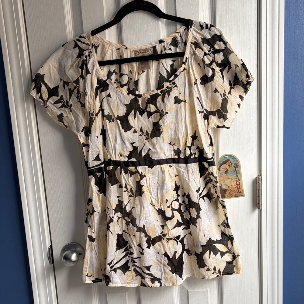 Art and Soul Women's L Cream Black Floral Print Blouse